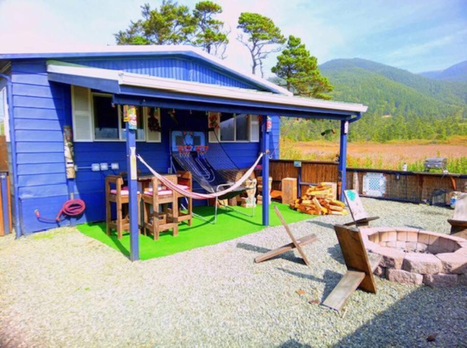 Willa Tiki Escape W/ Amazing Mountain And Marsh Backdrop Rockaway Beach Zewnętrze zdjęcie
